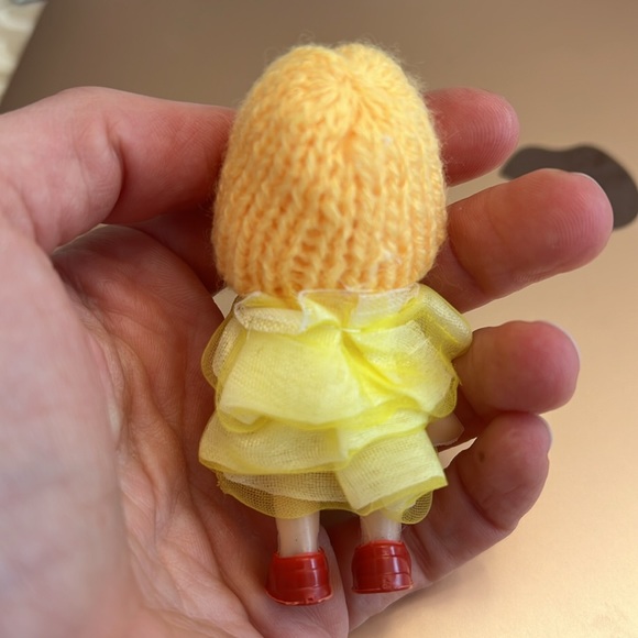 Elf toddler baby shelf doll mini toy yellow gem - Picture 4 of 8